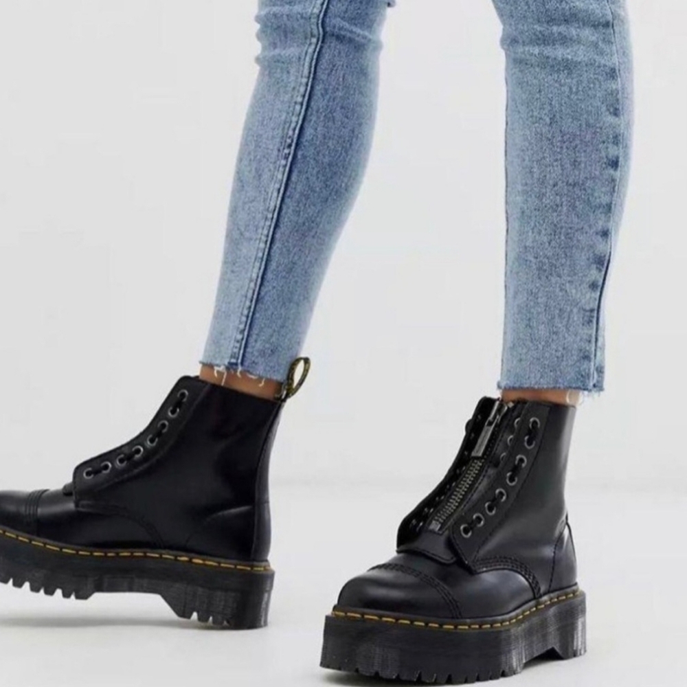 Dr Martens Sinclair boots.  Size 7